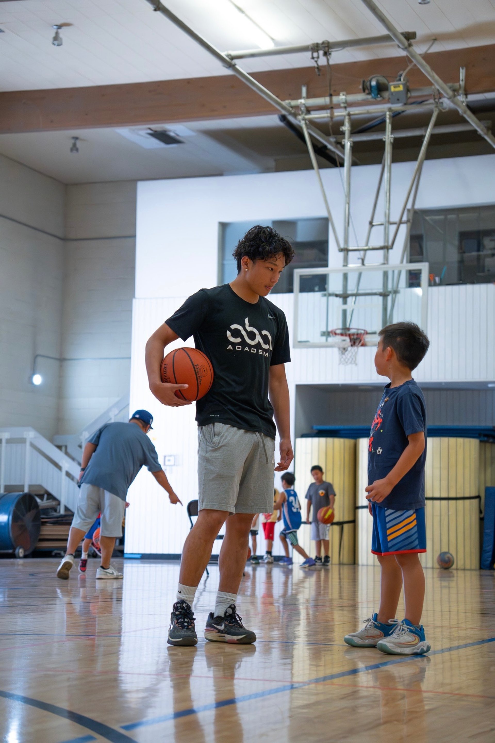 ShigHoops training session on court